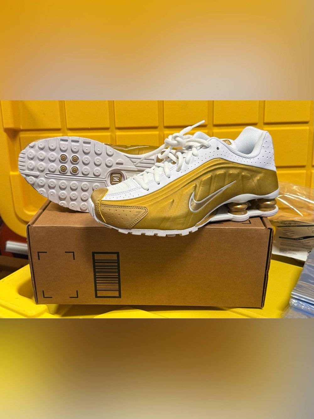 Nike Shox R4  in White and Metallic Gold size 7y or 8.5 women